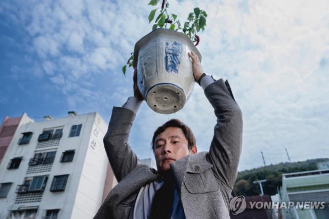 이것은 불가능에 가까운 연기..NYT 올해의 광기연기...